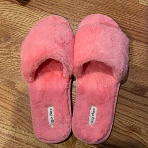 Fuzzy pink slide slipper, size 40-41
